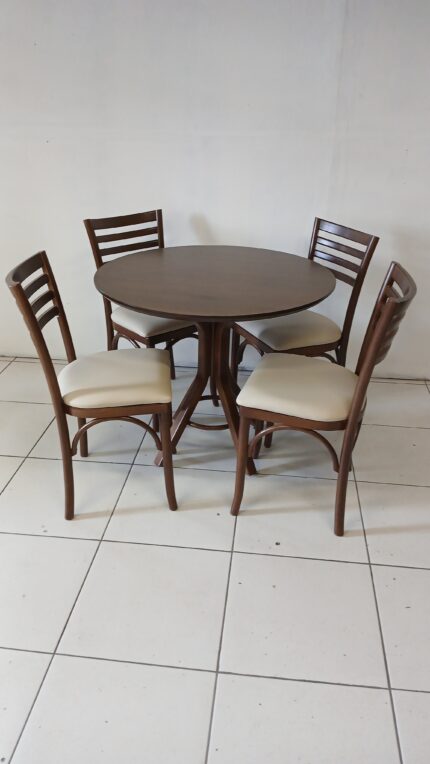 MESA 90CM COM 4 CADEIRAS R$ 2.410,00