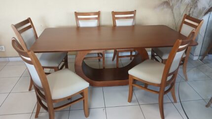 MESA BAROLO 2,00 X 1,00 COM 6 CADEIRAS R$ 6.100,00