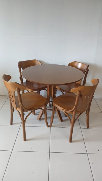MESA DE JANTAR EM MADEIRA 90CM COM 4 CADEIRAS BERLIM R$ 2.230,00